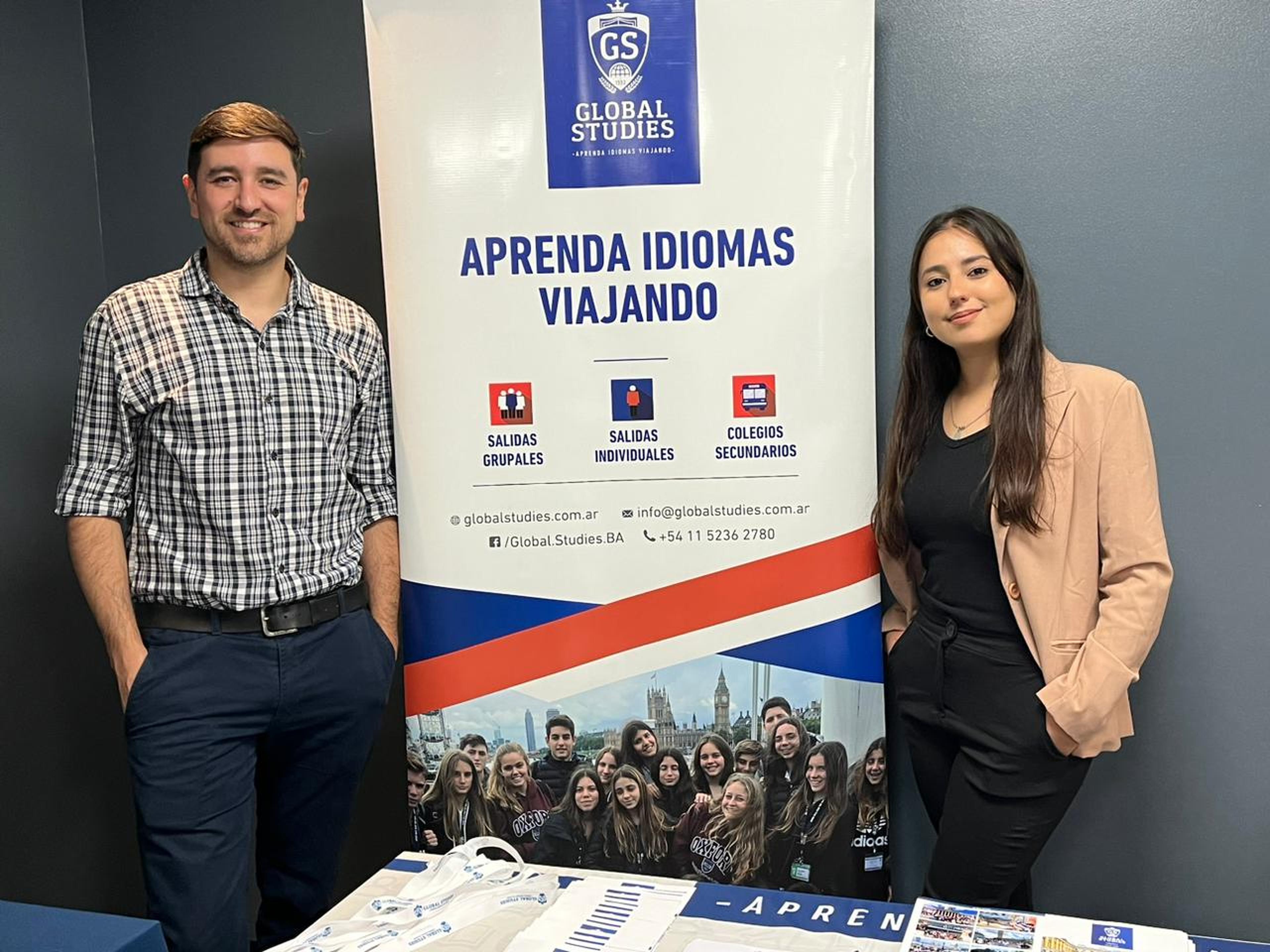 Equipo de Global Studies participando en Share to Lead 2024, evento educativo para generar vínculos y oportunidades internacionales.